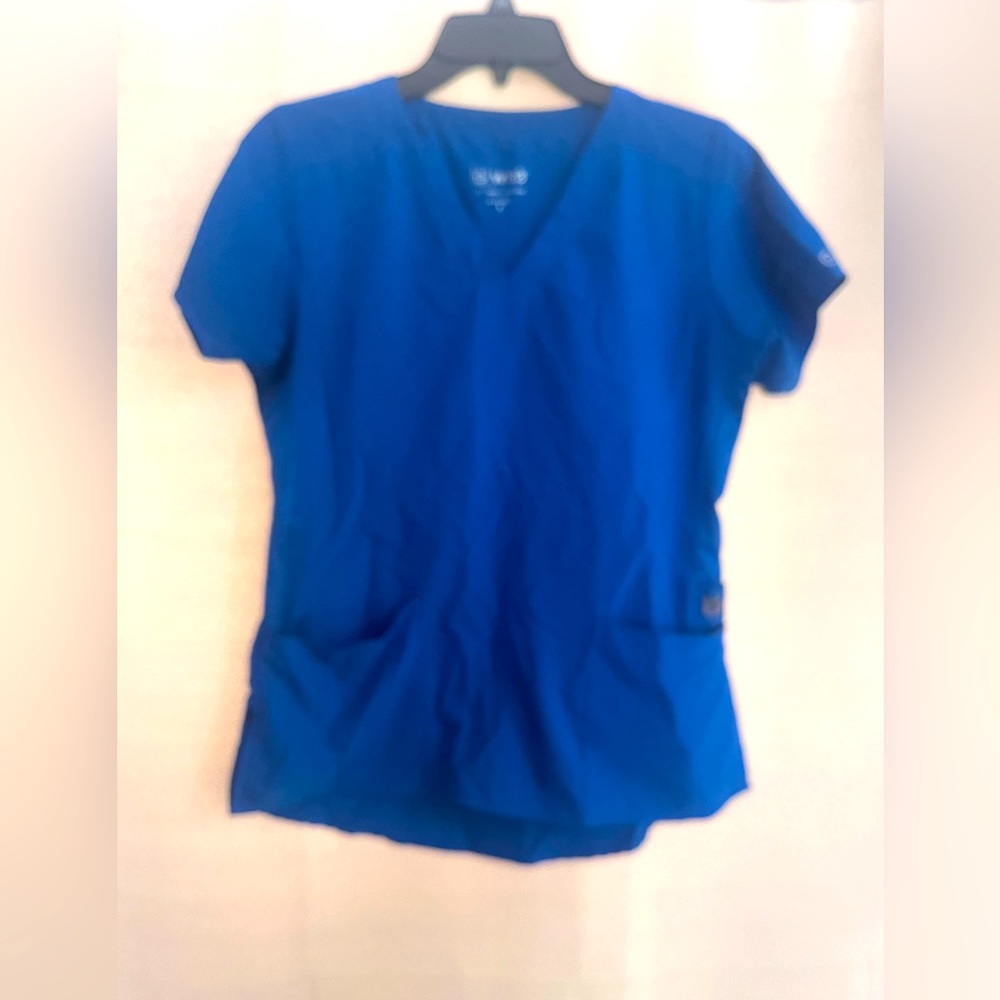 Flex fit scrub top